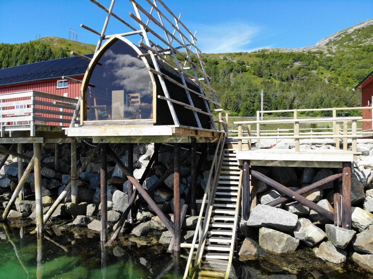 Деревянный коттедж Lofoten Basecamp *
